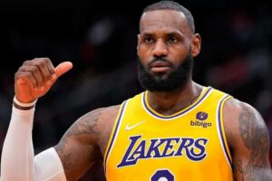 LeBron James scores season-high 39 points