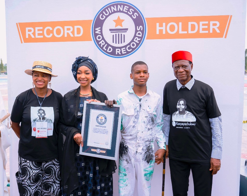15-yr-old Kanyeyachukwu sets new Guinness World Record with over 12,000 feet painting