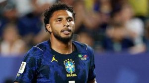 Santos latest midfielder considered by Man Utd